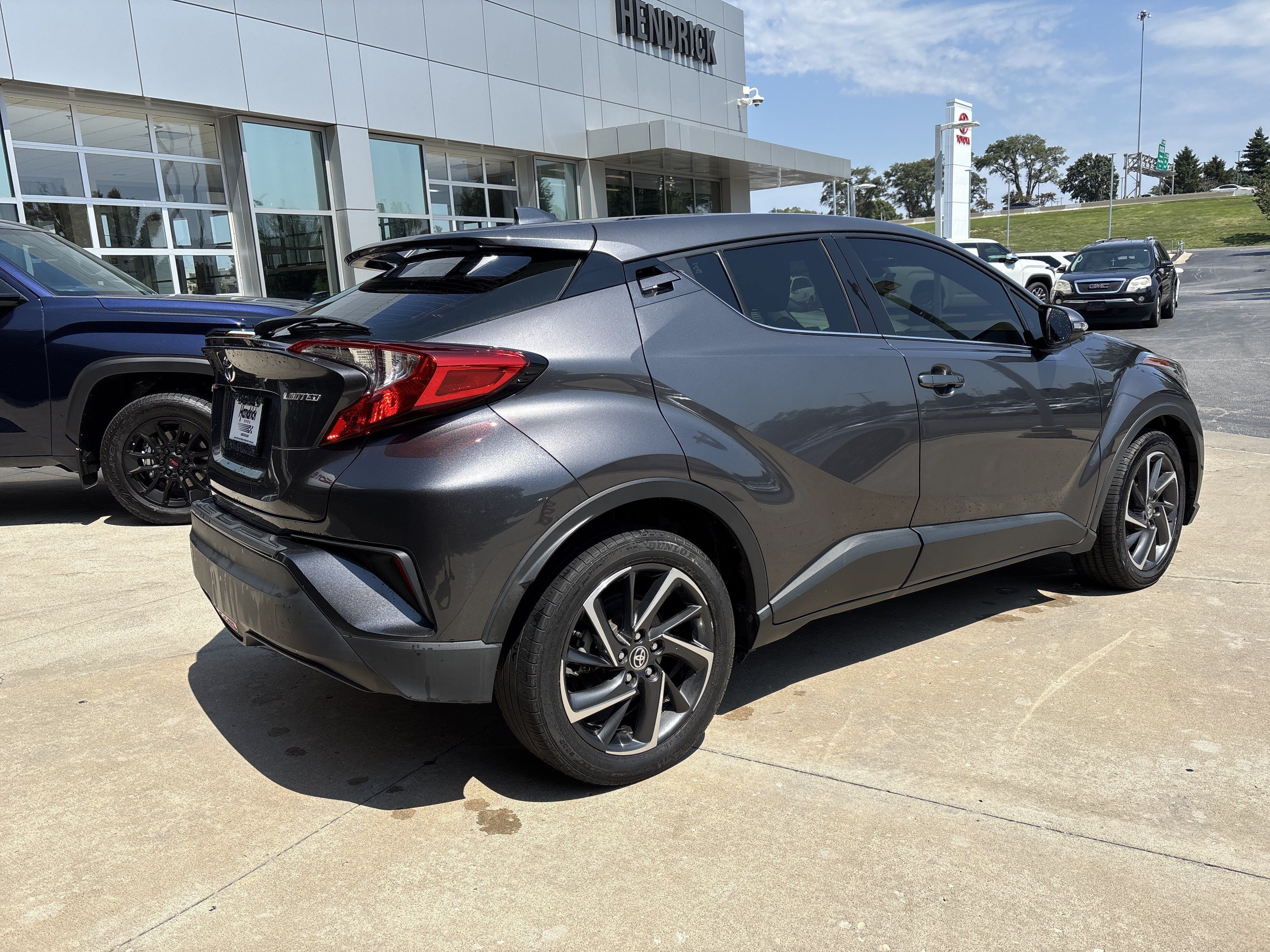 Used 2021 Toyota C-HR Limited FWD image 6