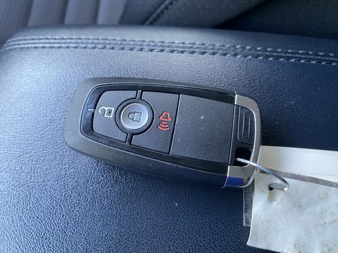 Used 2018 Ford Edge SEL FWD image 37