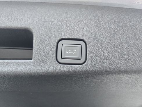 New 2026 GMC Acadia Denali w/ Super Cruise Package image 9