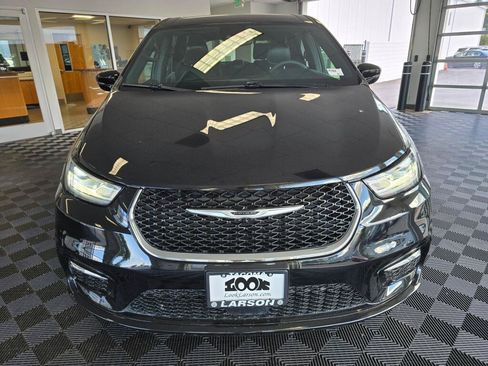 Used 2025 Chrysler Pacifica Select FWD image 8