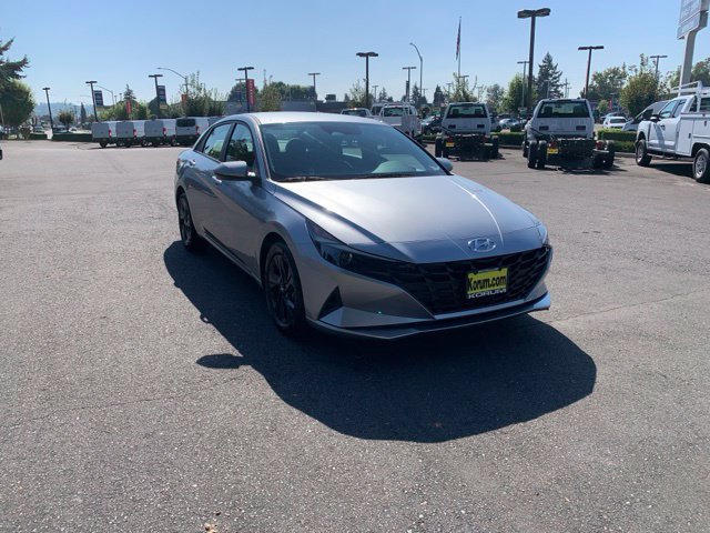 Used 2021 Hyundai Elantra SEL w/ Preferred Accessory Package FWD image 7