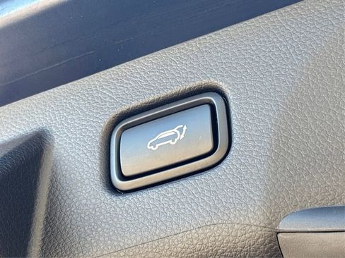 Used 2024 Kia Seltos SX w/ SX Sunroof Package image 16