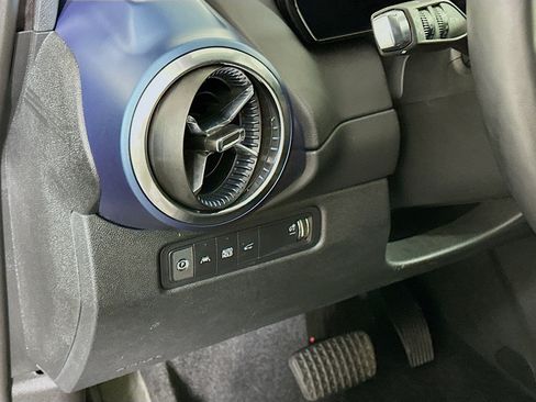 Used 2025 Chevrolet Equinox EV LT w/ Convenience Package image 17