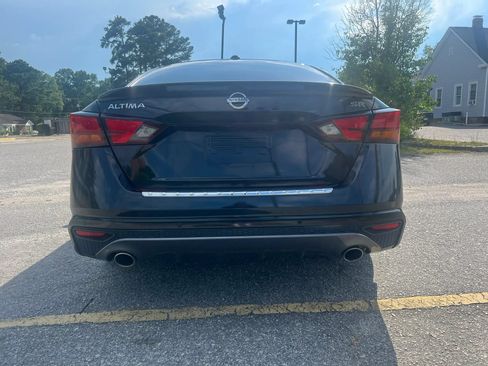 Used 2022 Nissan Altima 2.5 SR FWD image 11
