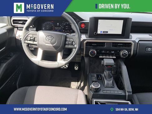 Used 2025 Toyota Tacoma TRD Sport AWD/4WD image 24