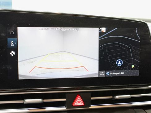 Used 2024 Hyundai Elantra SEL FWD image 2