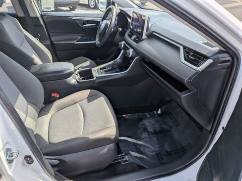 Used 2025 Toyota RAV4 XLE AWD/4WD image 5
