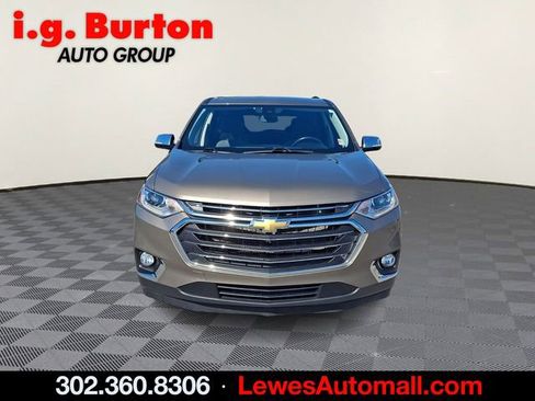 Used 2020 Chevrolet Traverse LT image 2