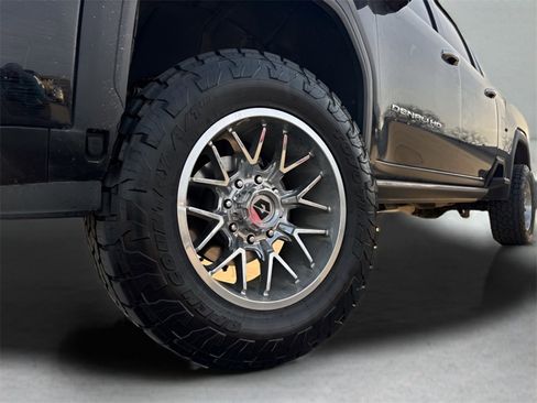 Used 2025 GMC Sierra 2500 Denali Ultimate w/ Max Trailering Package image 14