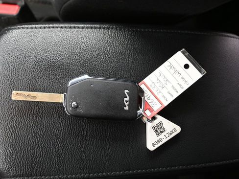 Used 2023 Kia Soul LX w/ Option Group 015 FWD image 26