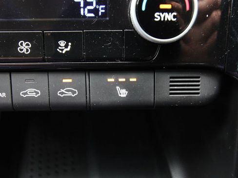 Used 2023 Hyundai Elantra Limited w/ Preferred Accessory Package FWD image 30