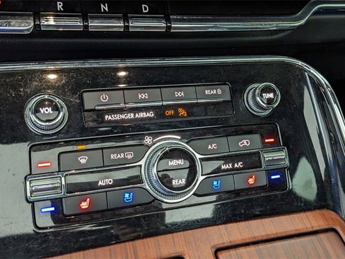 Used 2022 Lincoln Navigator Reserve image 28