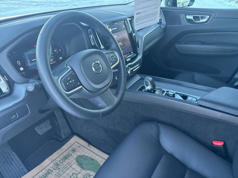 Certified 2025 Volvo XC60 B5 Core image 18