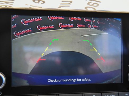 Used 2024 Nissan Sentra SV FWD image 17