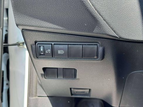 Used 2024 Toyota Corolla Cross LE w/ Moonroof Package AWD/4WD image 21