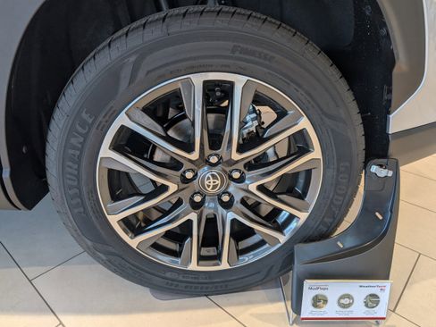 New 2026 Toyota Corolla Cross XLE image 27