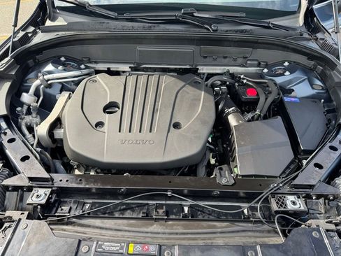 Used 2022 Volvo XC60 B5 Inscription w/ Climate Package image 11