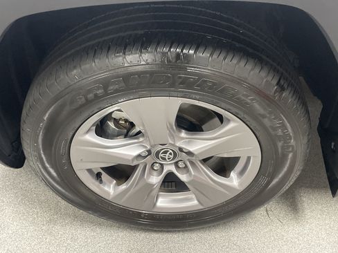 Used 2025 Toyota RAV4 XLE image 13