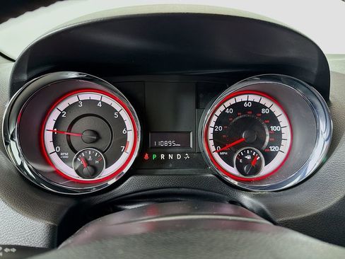 Used 2019 Dodge Grand Caravan SXT FWD image 12