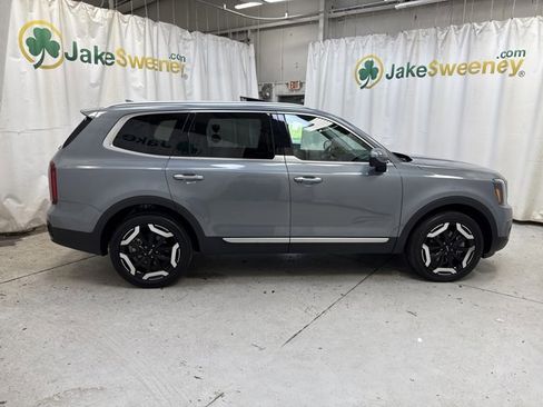 Certified 2025 Kia Telluride S FWD image 23
