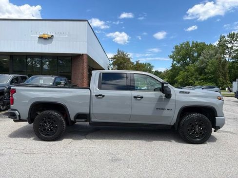 Used 2024 Chevrolet Silverado 2500 LTZ w/ LTZ Plus Package AWD/4WD image 2
