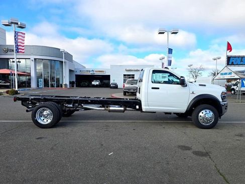 New 2026 RAM 5500 Tradesman AWD/4WD image 7