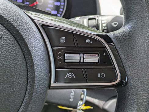 Certified 2023 Kia Forte LXS FWD image 18