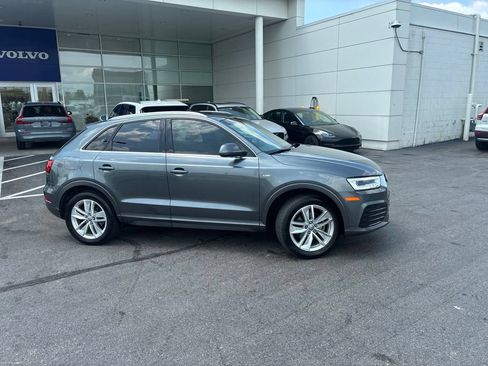 Used 2018 Audi Q3 2.0T Premium Plus w/ Premium Plus Package AWD/4WD image 2