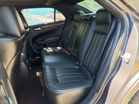 Used 2013 Chrysler 300 S RWD image 9