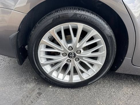 Used 2019 Toyota Camry XLE w/ Navigation Package FWD image 50