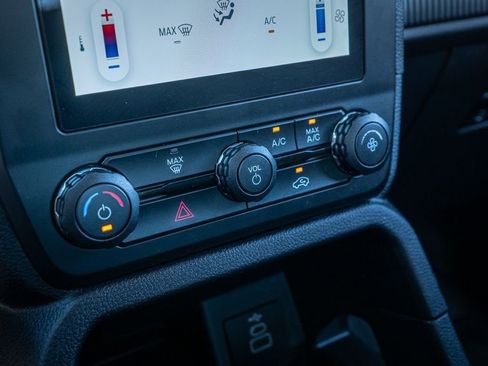 Used 2024 Ford Ranger XL image 19