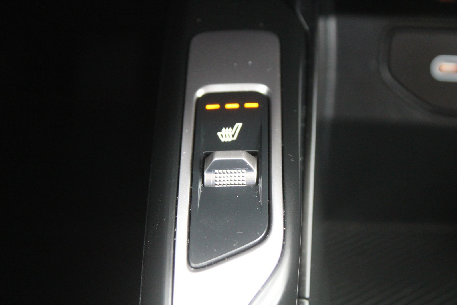 Certified 2025 Kia Sorento S FWD image 38