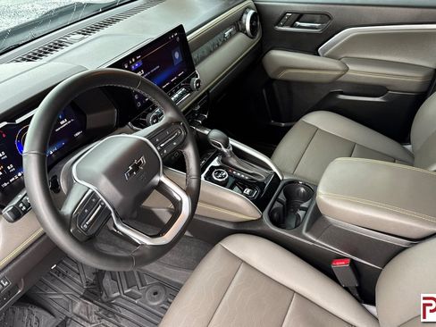 Used 2023 Chevrolet Colorado ZR2 w/ ZR2 Convenience Package III image 10