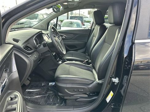 Used 2022 Buick Encore Preferred w/ Safety Package image 17