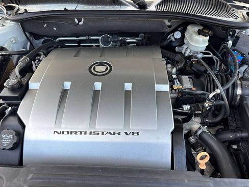 Used 2011 Cadillac DTS Luxury FWD image 8