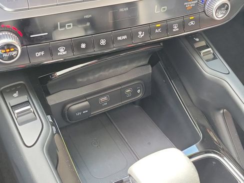 Certified 2023 Kia Telluride S w/ S Sunroof Package FWD image 27