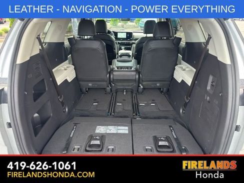 Used 2024 Kia Carnival EX FWD image 36