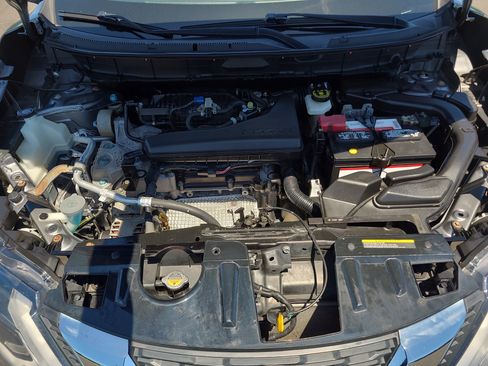 Used 2018 Nissan Rogue S AWD/4WD image 31