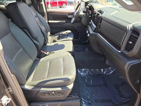 Used 2025 GMC Sierra 1500 SLT AWD/4WD image 16