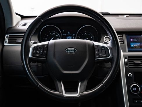 Used 2018 Land Rover Discovery Sport SE AWD/4WD image 39