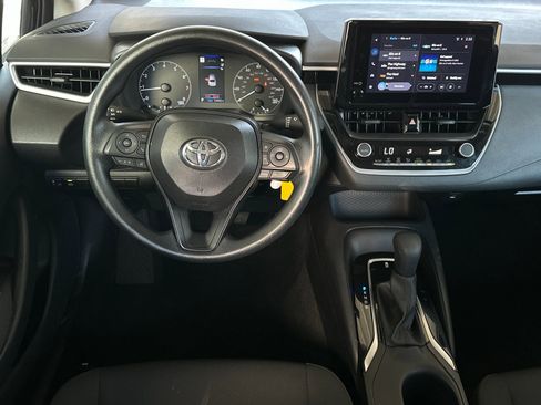 Used 2025 Toyota Corolla LE image 13