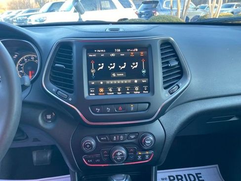 Used 2023 Jeep Cherokee Altitude Lux image 11