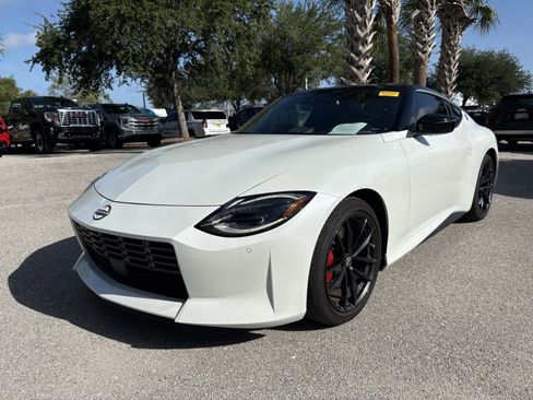 Used 2024 Nissan Z Performance w/ Floor Mat Package RWD image 3