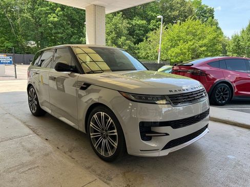 Used 2025 Land Rover Range Rover Sport Dynamic SE AWD/4WD image 3