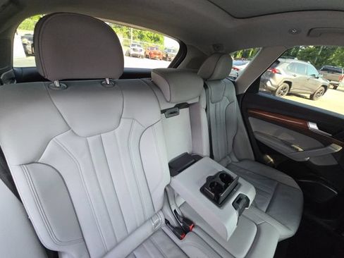 Used 2022 Audi Q5 e Premium Plus AWD/4WD image 17