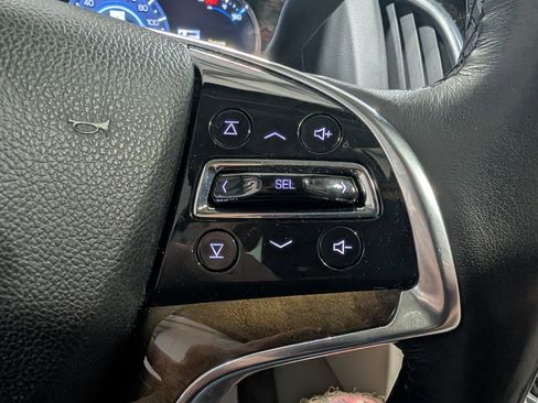 Used 2020 Cadillac Escalade ESV Luxury AWD/4WD image 25