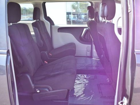 Used 2012 Dodge Grand Caravan American Value Package FWD image 31
