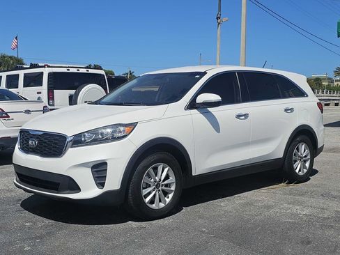 Used 2019 Kia Sorento LX image 1