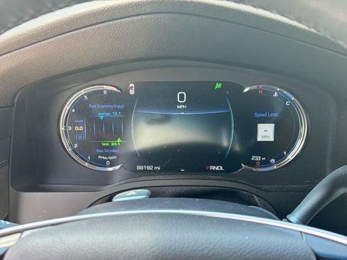 Used 2018 Cadillac Escalade ESV Luxury RWD image 39