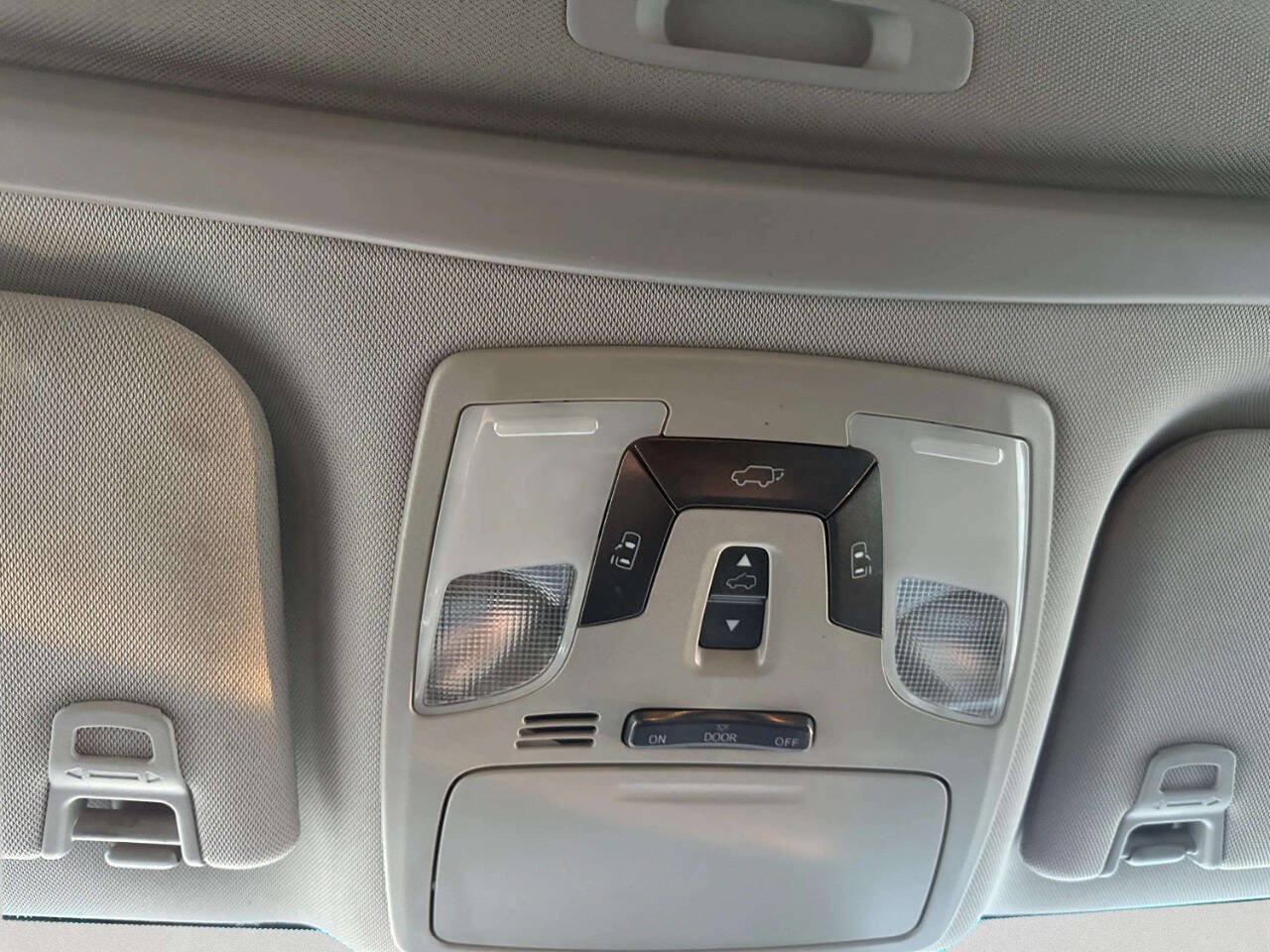 Used 2015 Toyota Sienna SE Premium FWD image 29